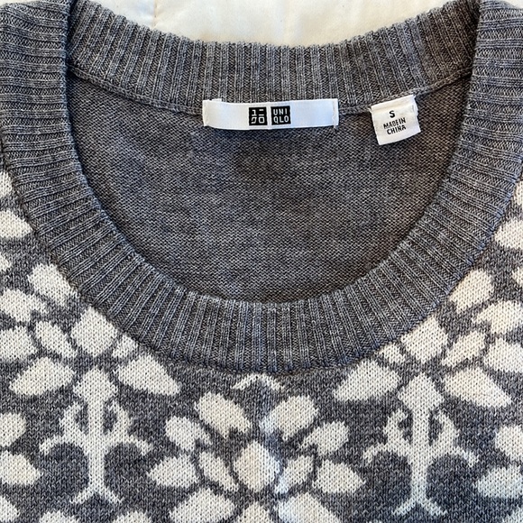 Uniqlo sweater - Picture 8 of 12